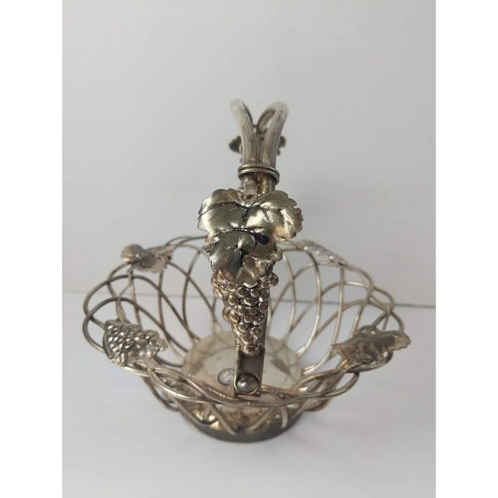 Godinger Silver Grape Vine Leaf Fruit Bread Bowl Basket w/ Handle 7 1/2
